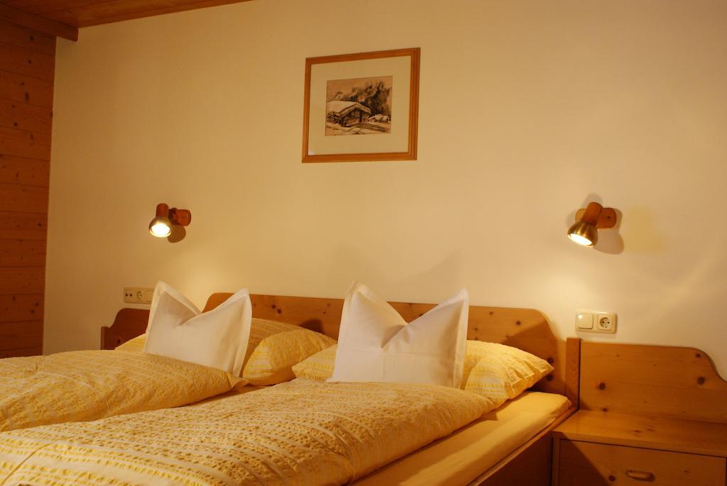 Haus Gstueat Apartment Lech am Arlberg Phòng bức ảnh